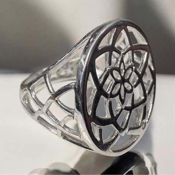 Flower of Life Sterling Silver Ring (6) - Picture 5 of 8